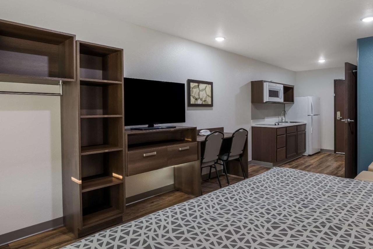 Woodspring Suites Milwaukee - Menomonee Falls ภายนอก รูปภาพ